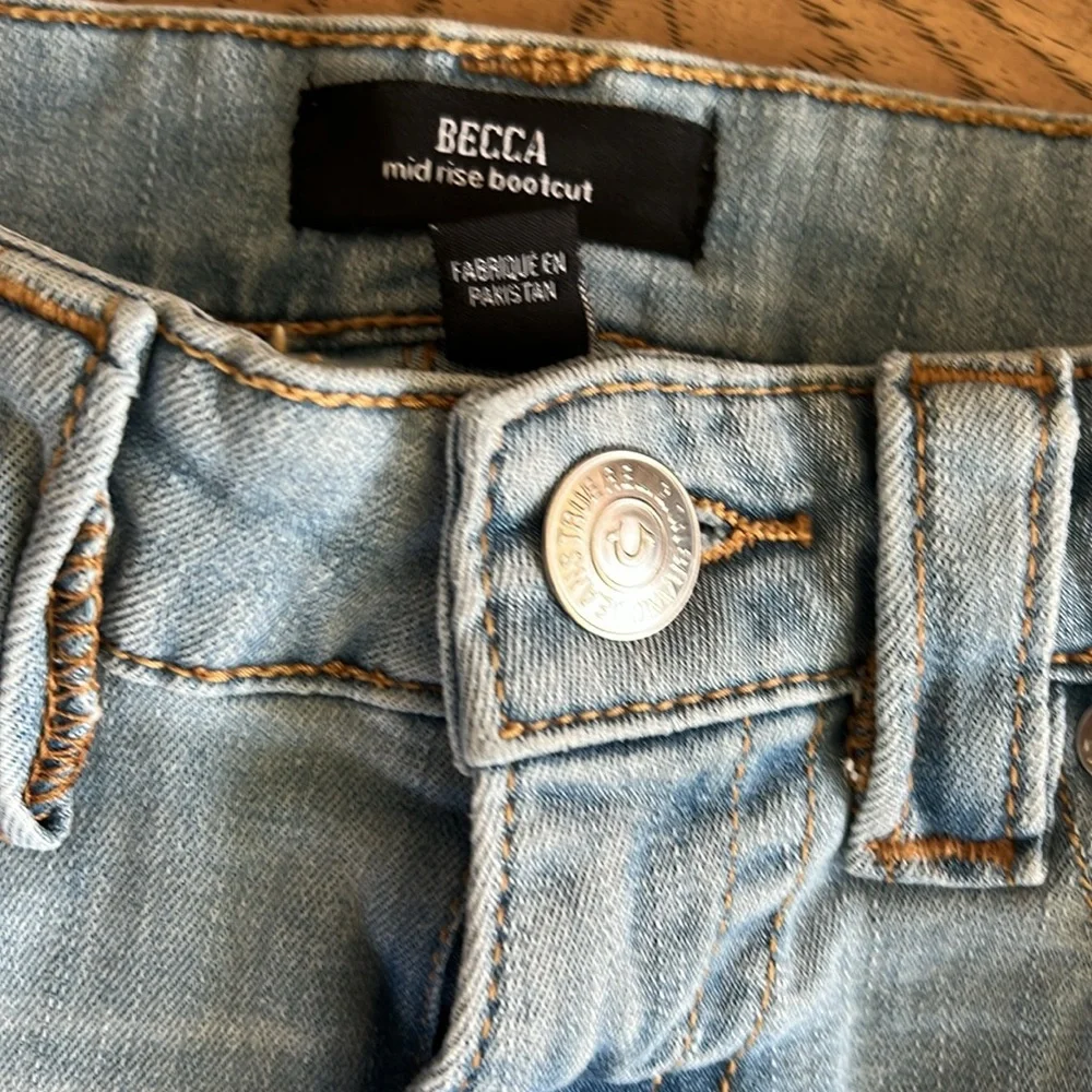 True Religion Mid Rise Bootcut - Picture 3 of 4